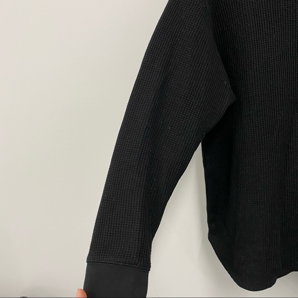UNIQLO LONG BLACK SLEEVE SWEATER/ PULL OVER - Picture 2 of 7